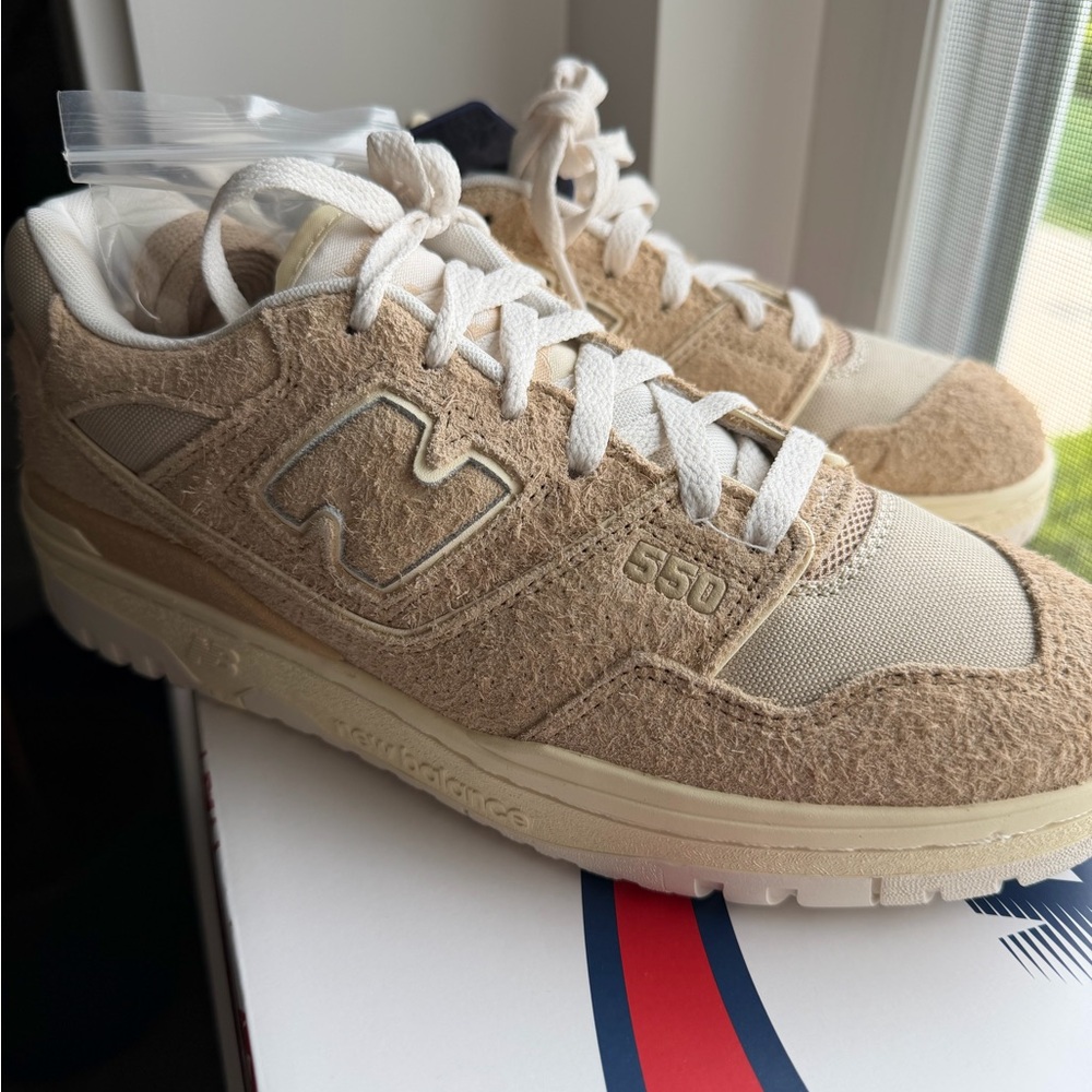 New Balance 550
Aime Leon Dore Taupe Suede